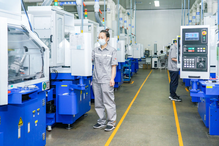 AnPing LaiDi Wire Mesh Products Co.,Ltd manufacturer production line