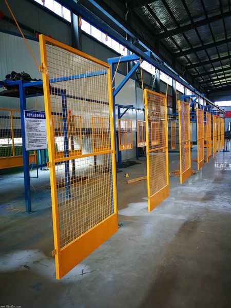 AnPing LaiDi Wire Mesh Products Co.,Ltd manufacturer production line