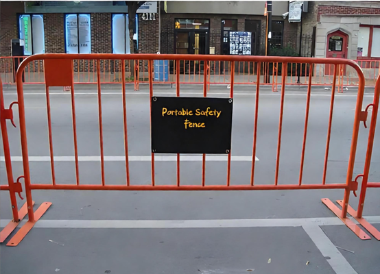 Galvanized Steel Crowd Control Barrier with 1.1m Height and 2m Length for Heavy Duty Safety Fence