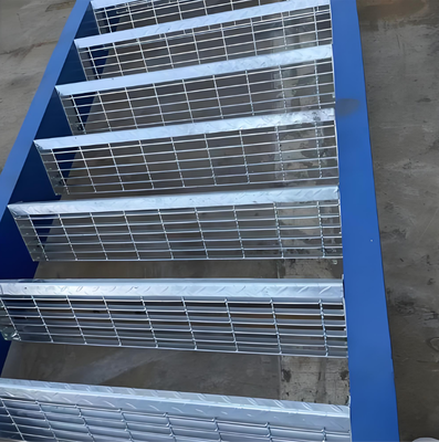Anti Corrosion Galvanized Steel Grating with 32x5mm Bearing Bar Size for Bridge Decking Panel